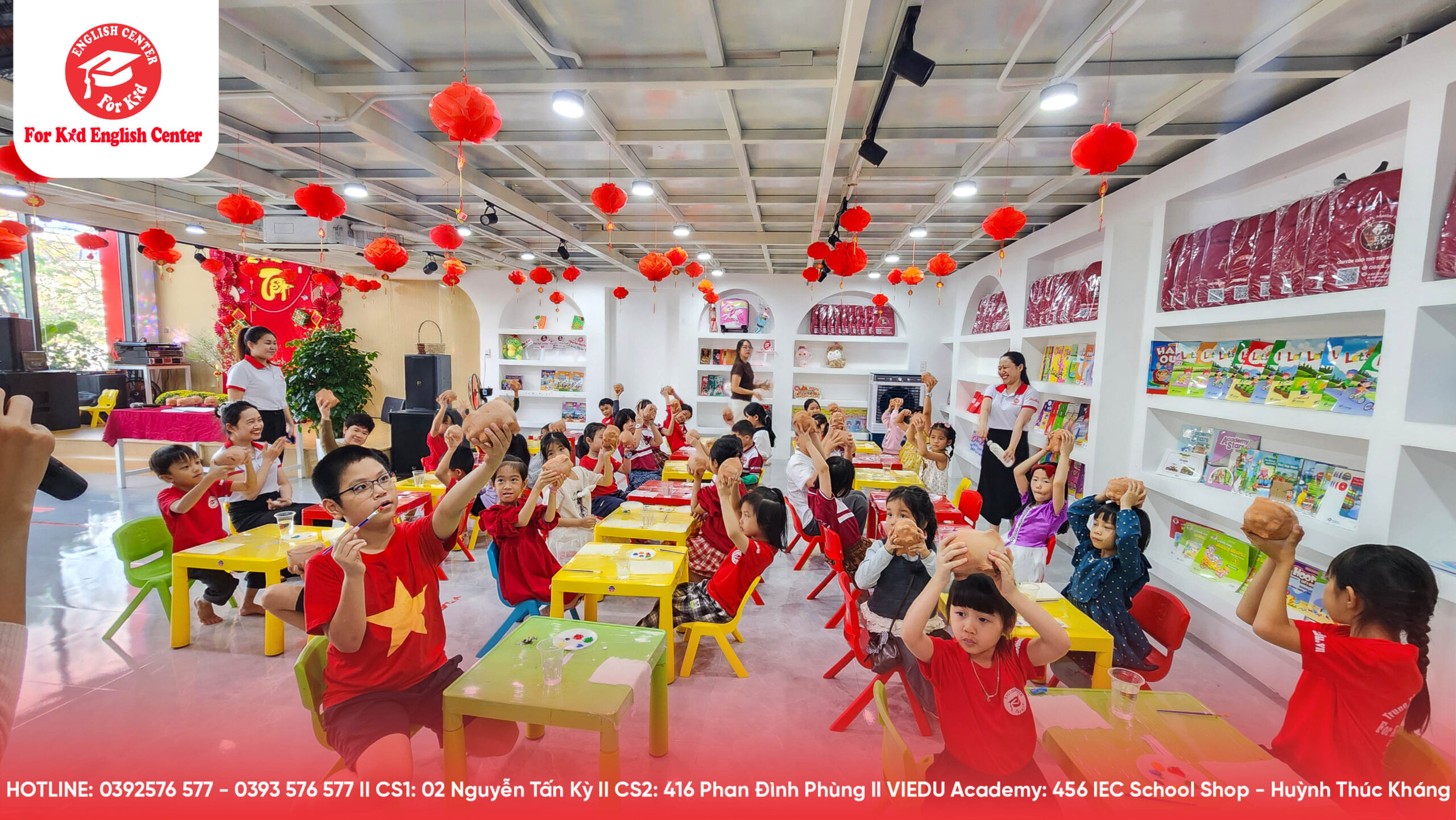 Không khí rộn ràng tại Workshop trang trí heo đất